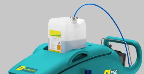 Fregadora industrial E50 con sistema de dosificación de detergente