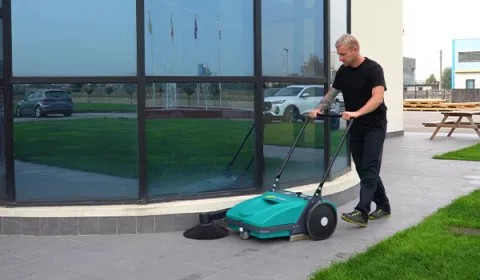 10 volte più veloci di una scopa