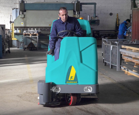 Lavasciuga industriale E110D pulizia pavimenti di grandi dimensioni