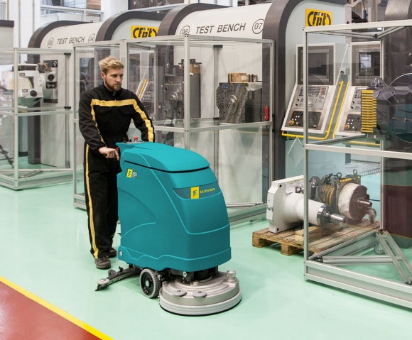 lavasciuga industriale E51 pulizia officina