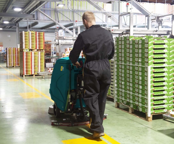 lavasciuga industriale E51 pulizia magazzino