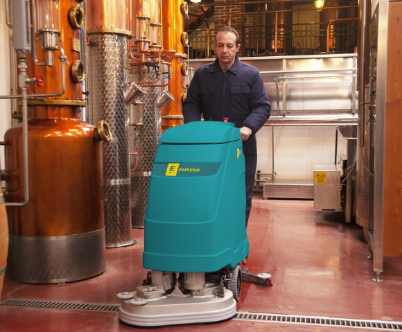 Lavasciuga industriale E61 pulizia pavimenti in resina