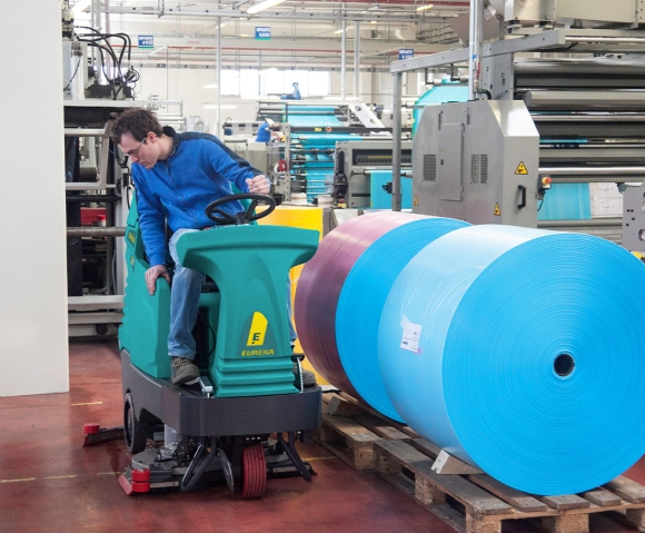 Lavasciuga industriale E85 pulizia capannone