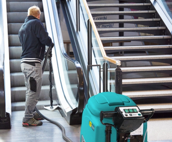 Puliscale EC52 pulisce perfettamente qualsiasi modello di scala mobile
