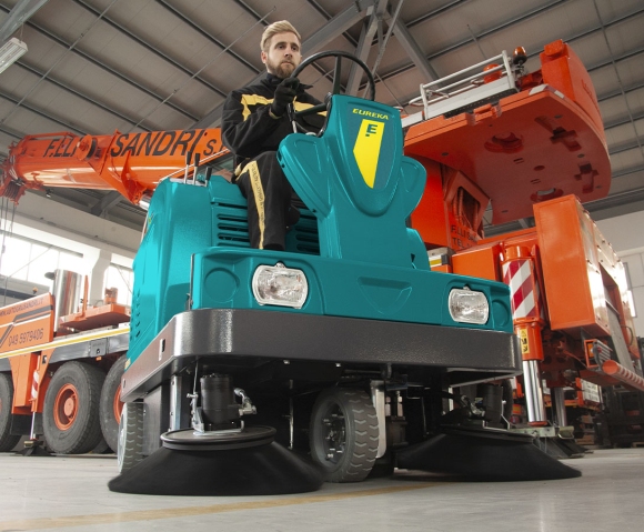 Spazzatrice industriale Extrema con grande capienza del contenitore dei rifiuti