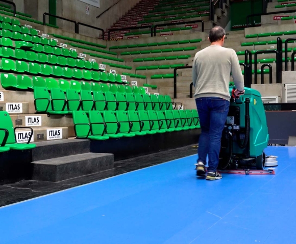 Lavasciuga professionale E71 per pulizia impianti sportivi