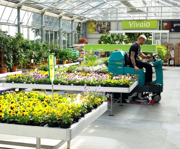 Lavasciuga pavimento E100 per pulizia pavimento serra