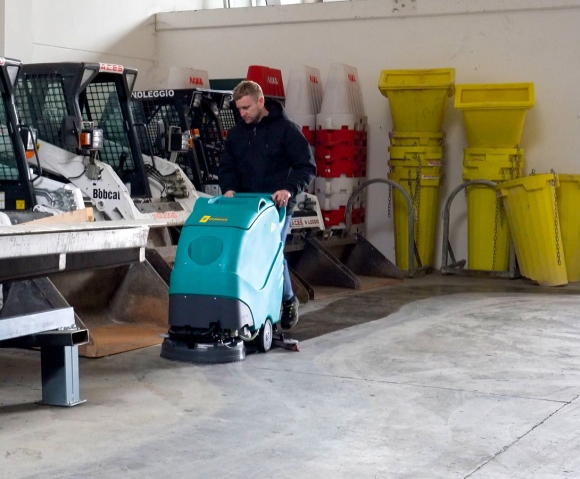 Lavasciuga uomo a terra E55 per la pulizia di pavimenti industriali