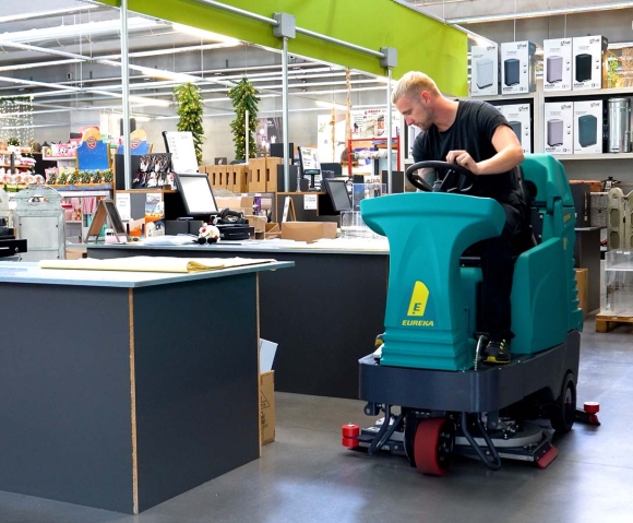 Lavasciuga uomo a bordo E85 con sistema di riciclo detergente